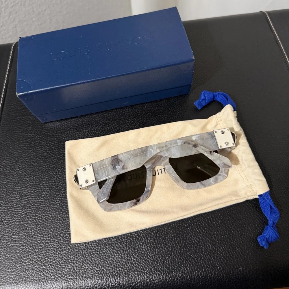 Louis Vuitton Charleston Sunglasses - Picture 2 of 6